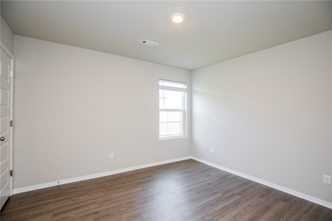WALNUT HILL SUB PH IV-PEA RIDGE - Residential Lease