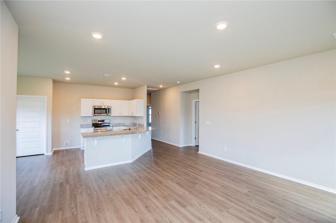 WALNUT HILL SUB PH IV-PEA RIDGE - Residential Lease