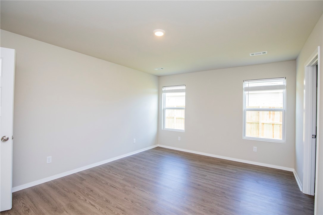 WALNUT HILL SUB PH IV-PEA RIDGE - Residential Lease