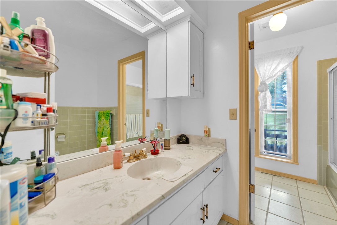 Rolling Hills Sub Siloam Spgs - Residential