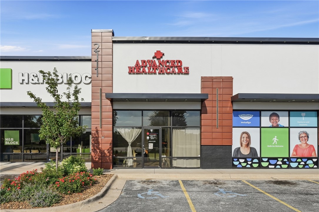 Springdale Outlots - Commercial Lease