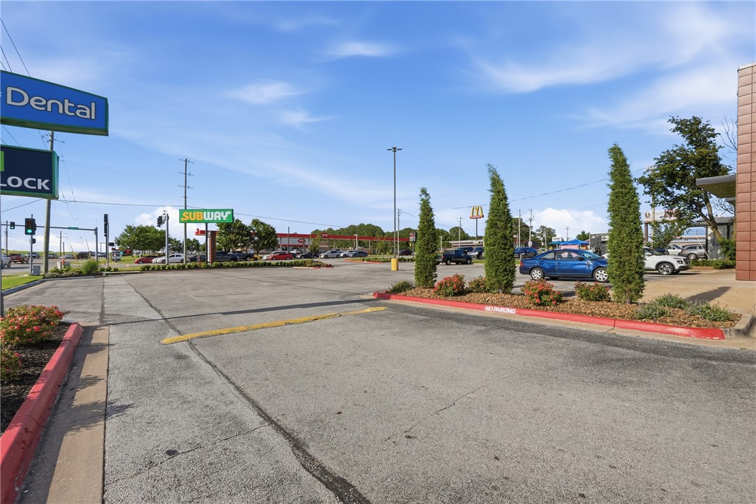 Springdale Outlots - Commercial Lease