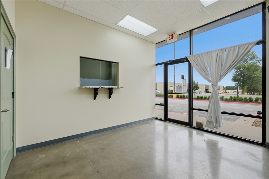 Springdale Outlots - Commercial Lease