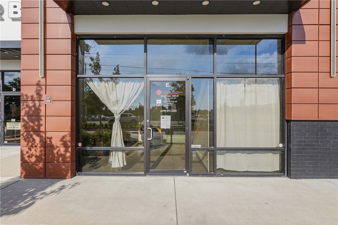 Springdale Outlots - Commercial Lease