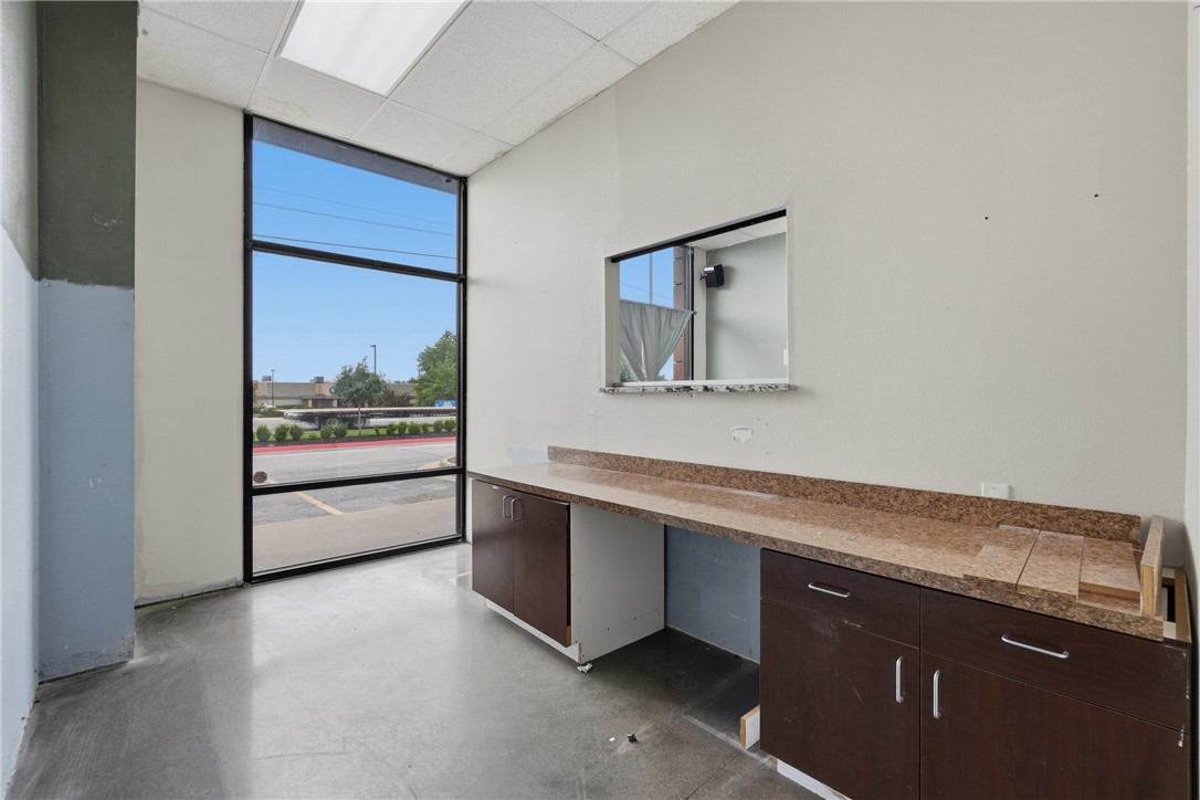 Springdale Outlots - Commercial Lease
