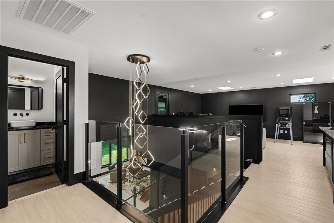 Doris Perry Tr 4 - Residential