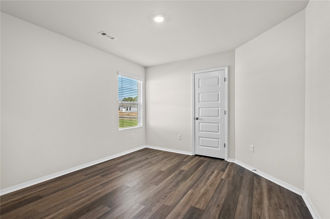 WALNUT HILL SUB PH III-PEA RIDGE - Residential Lease