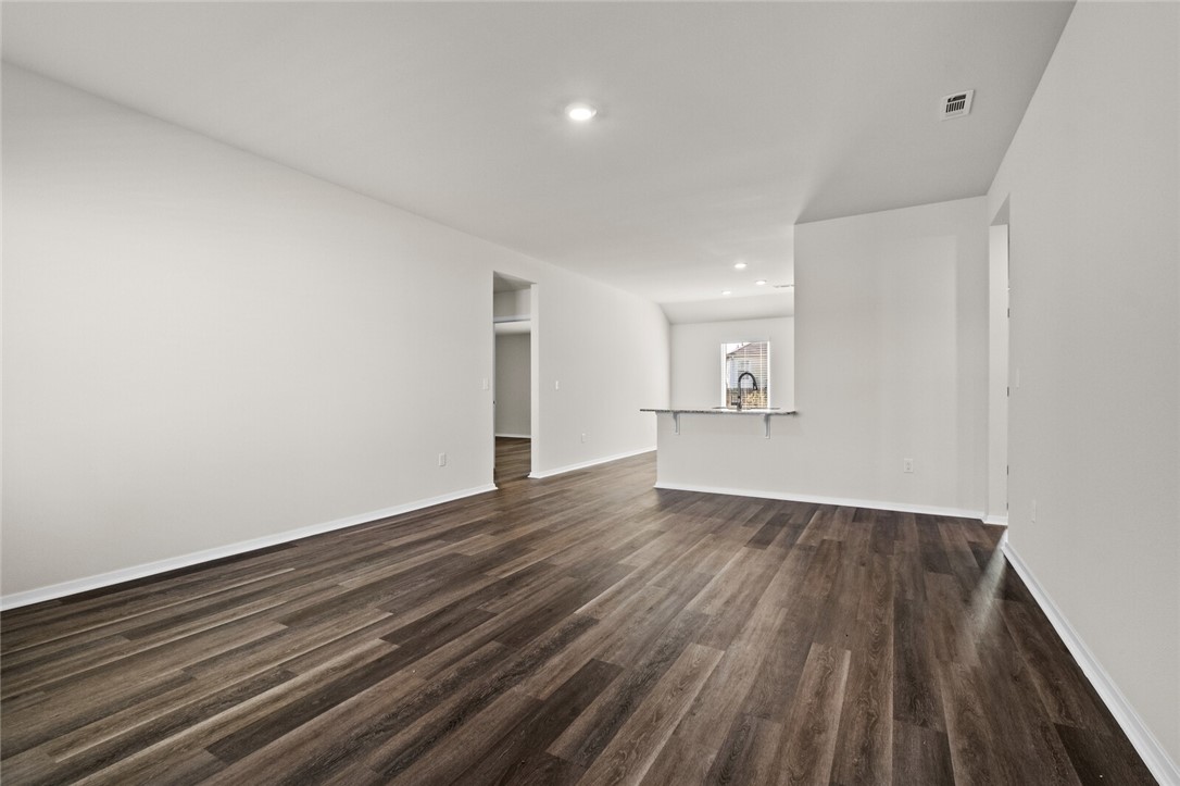 WALNUT HILL SUB PH III-PEA RIDGE - Residential Lease