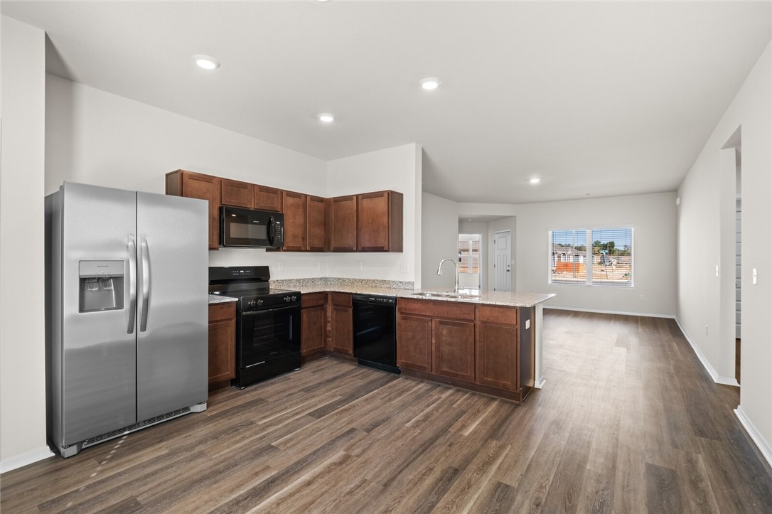 WALNUT HILL SUB PH III-PEA RIDGE - Residential Lease