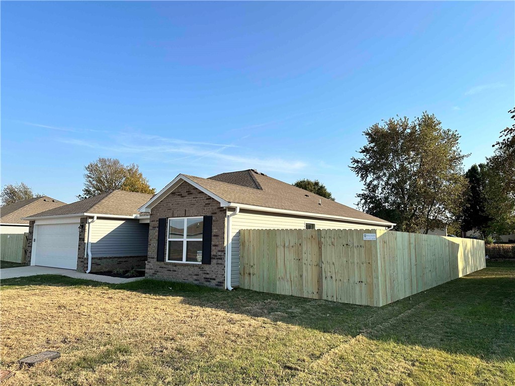 WALNUT HILL SUB PH III-PEA RIDGE - Residential Lease