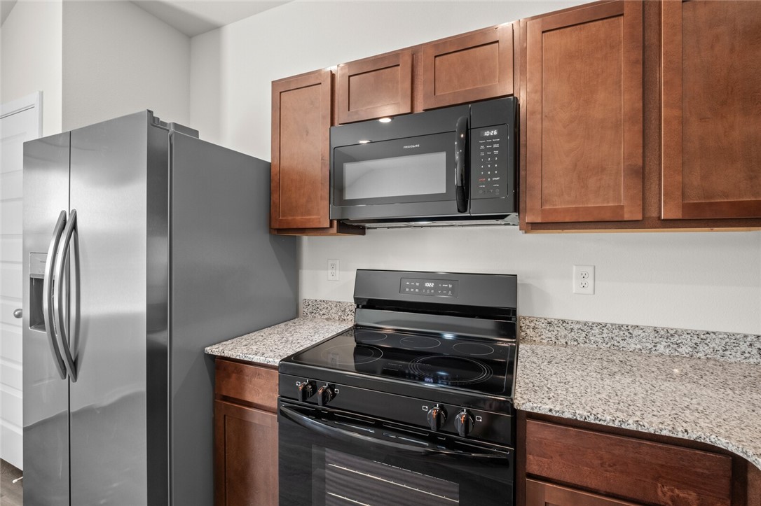 WALNUT HILL SUB PH III-PEA RIDGE - Residential Lease