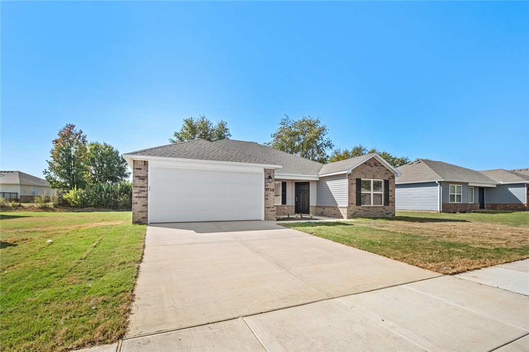WALNUT HILL SUB PH III-PEA RIDGE - Residential Lease