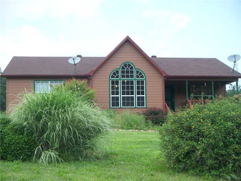 Best Waterfront Buy on Market, Hands Down!One Level Living on the White River with very gentle and rolling walkdown to White River/Tablerock Lake. 3 Car Detached garage adds more storage and work area.  This is truely a retiree's dream home. Hardy board siding allows low,.maintainence and Hardwood floors are perfect for pets or grandchildren.  Easy to see. Was under contract but now back on the market and at a price change.  This is an excellent investment!