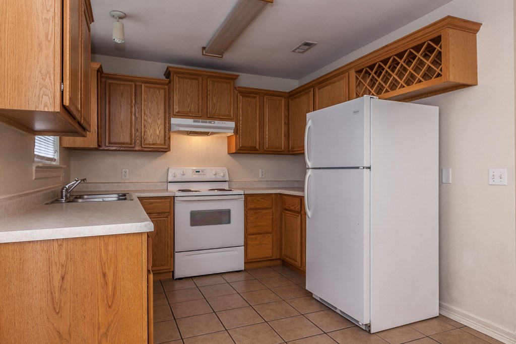 Meadowlark Sub Ph IV - Residential Lease