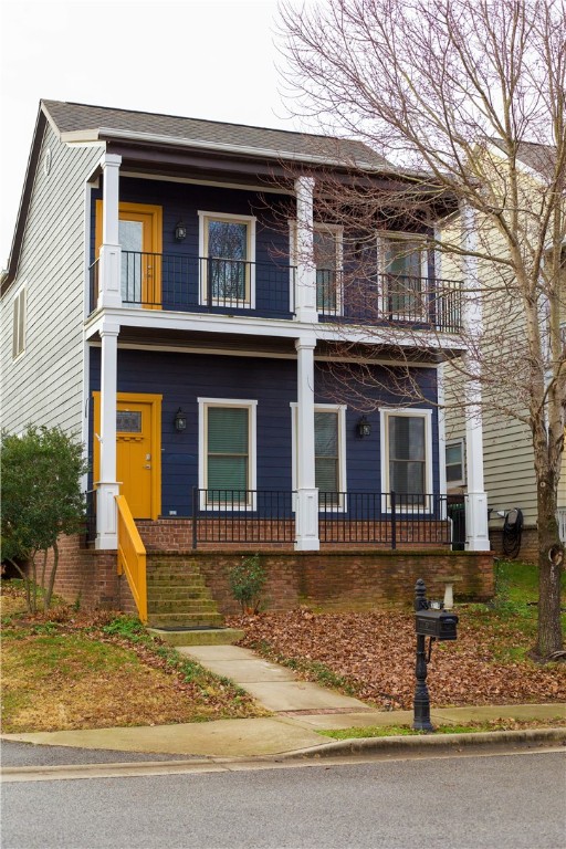 Executively furnished short term rental home.  Located next to The Promenade.  Perfect for business execs., out of towner browsing the area or just looking for a place to call home.  Furnished with all furniture including kitchenware, linens.  Lawn care is provided.  Large kitchen and family room with fireplace.  Master bedroom upstairs, office downstairs, 2nd floor balcony, 2 car garage.  Very, very nice home.