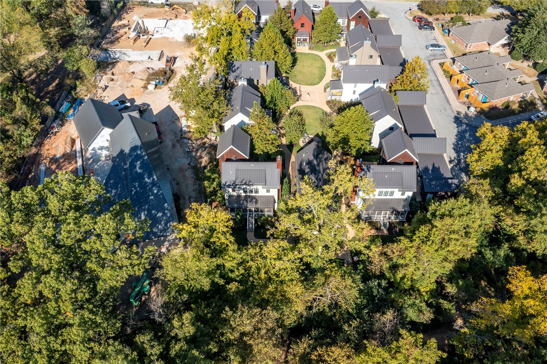 Black Apple - Residential