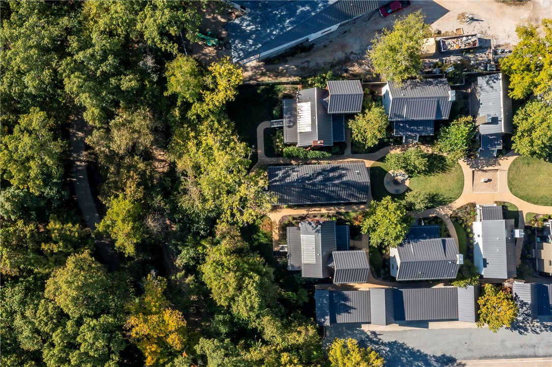 Black Apple - Residential