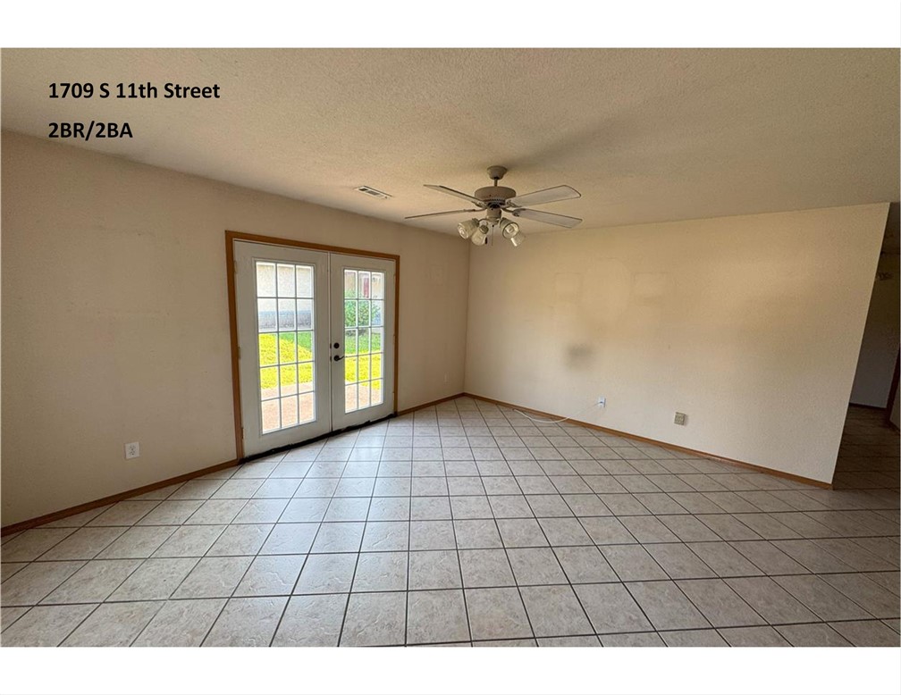 Catalpa Circle Rogers - Residential