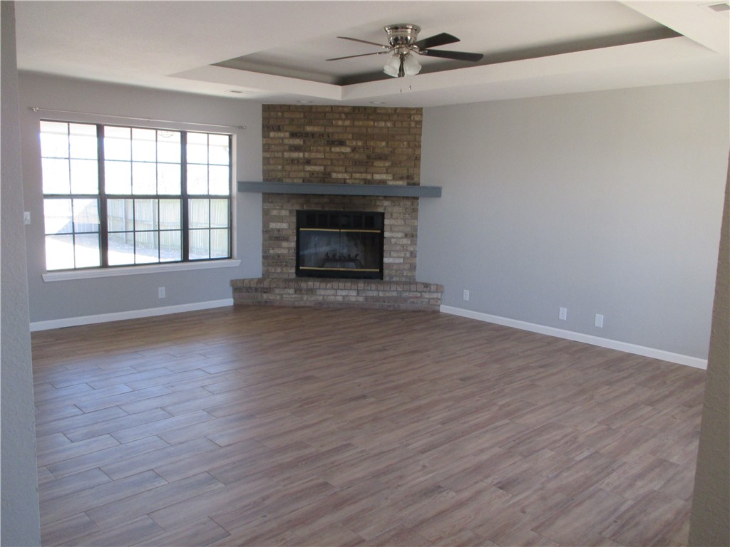 Round Prairie Estate Ph 1 Gentry - Residential Lease