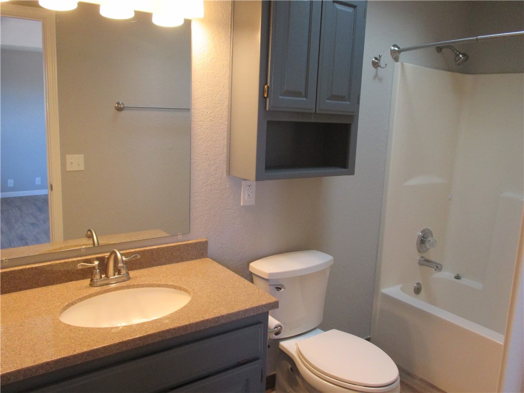 Round Prairie Estate Ph 1 Gentry - Residential Lease