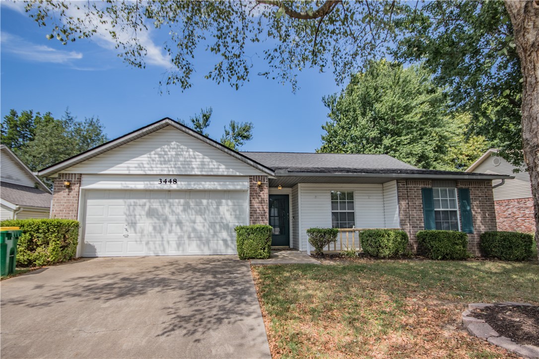 Great 3 bedroom 2 bath home in Springdale with a spacious backyard, storage shed, large sunroom, fireplace and eat-in-kitchen! Located in a great neighborhood! Very centrally located, call today to schedule a showing!