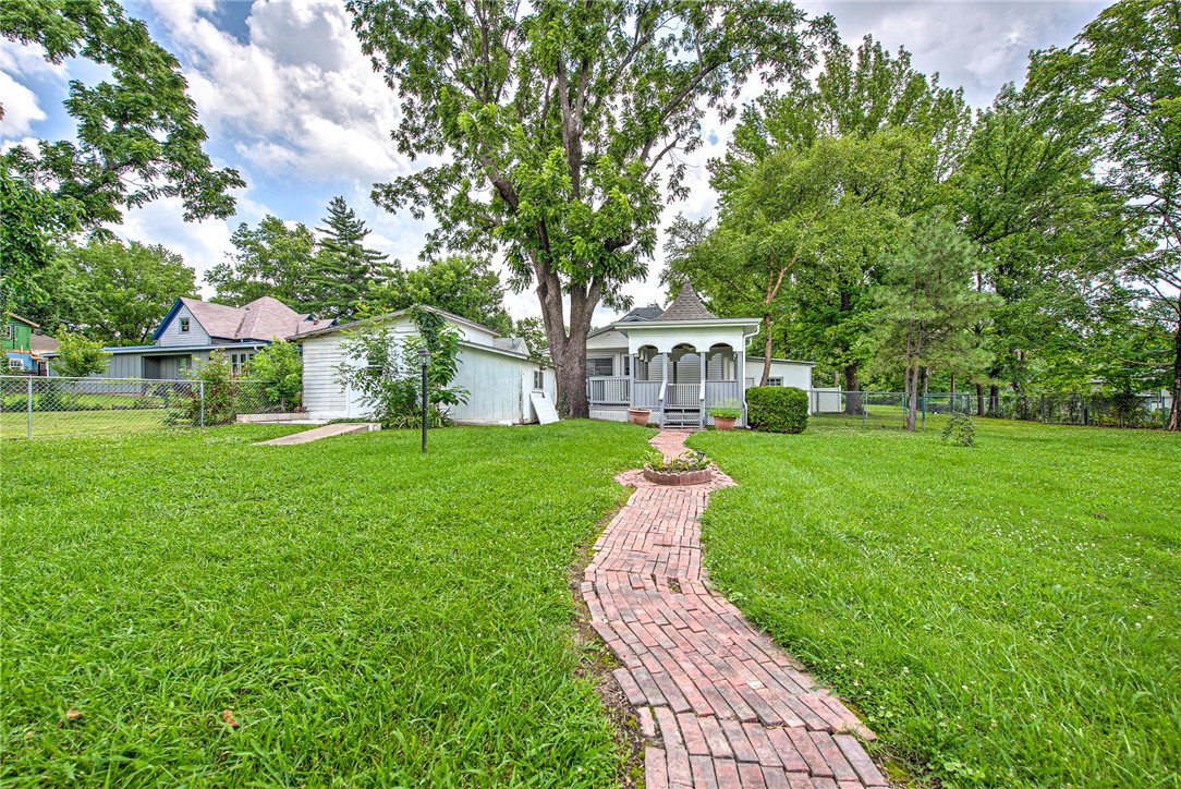 McGaugheys Orchard Add Rogers - Residential