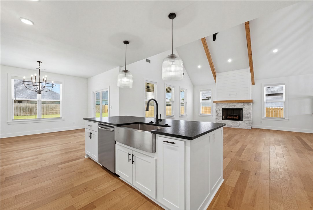 ARLINGTON SUB PH 2-PEA RIDGE - Residential