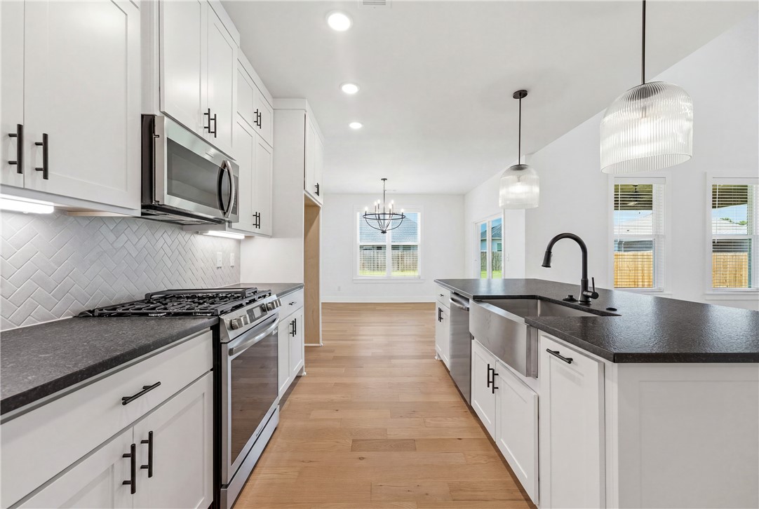 ARLINGTON SUB PH 2-PEA RIDGE - Residential
