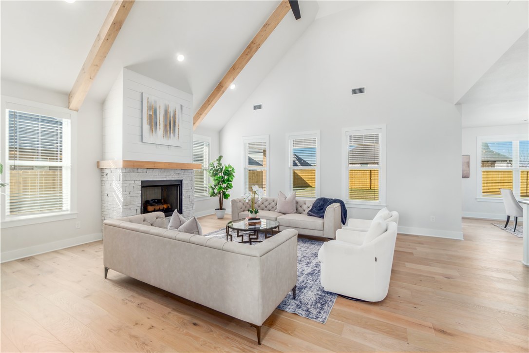 ARLINGTON SUB PH 2-PEA RIDGE - Residential