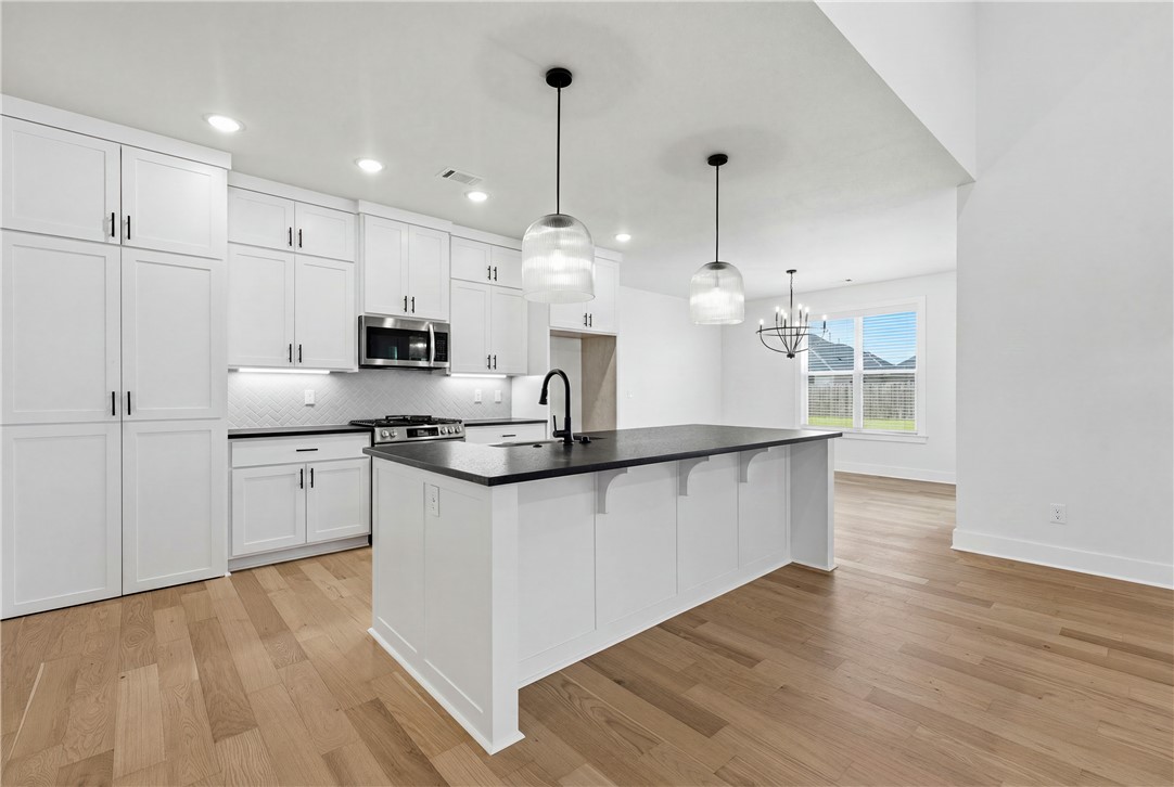 ARLINGTON SUB PH 2-PEA RIDGE - Residential