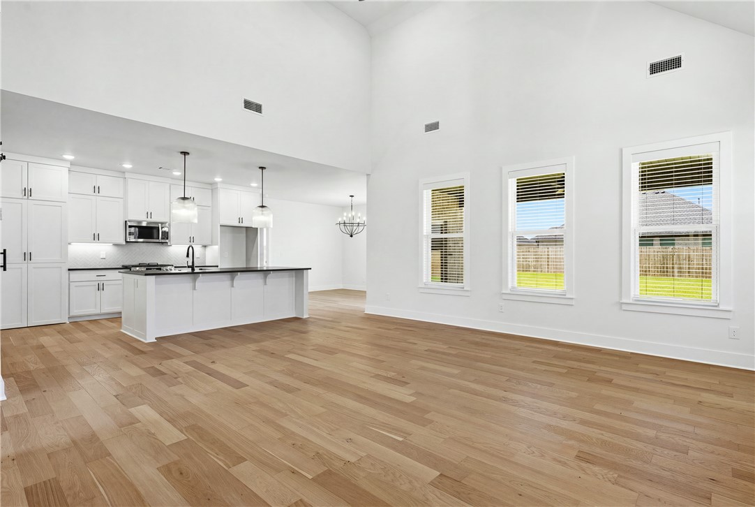 ARLINGTON SUB PH 2-PEA RIDGE - Residential