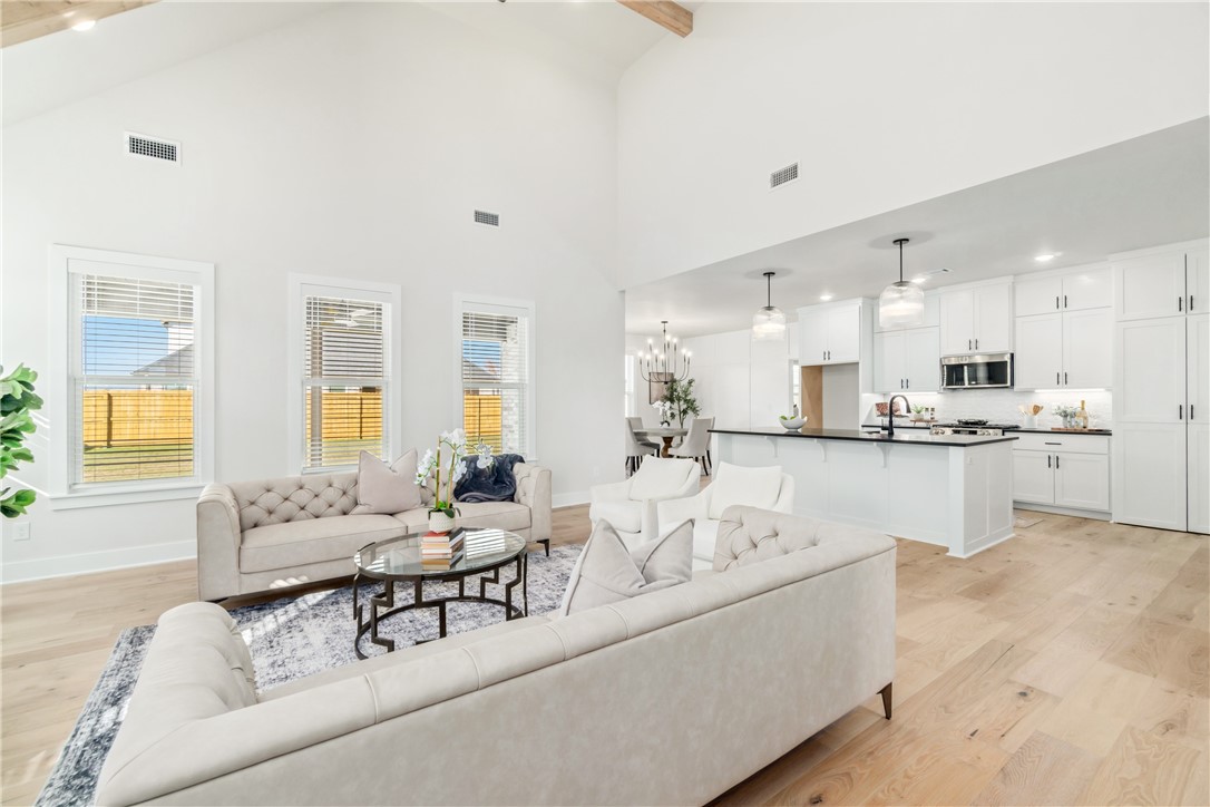 ARLINGTON SUB PH 2-PEA RIDGE - Residential