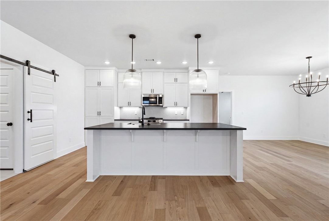 ARLINGTON SUB PH 2-PEA RIDGE - Residential