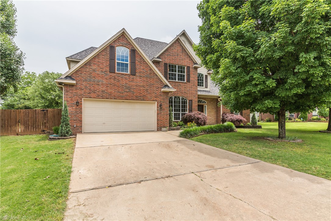 Fantastic centralized location, West side of 49, literally just minutes from downtown Rogers and Bentonville. This amazing home is wonderfully situated on a massive lot, which has extra RV parking. This home has huge rooms, extra storage and wonderfully vaulted ceilings. Come be amazed at how spacious and awesome this place really is. True elegance and character are some of the definitions used to describe this great house. Big rooms, huge yard, Location. This house is one you can truly call Home!