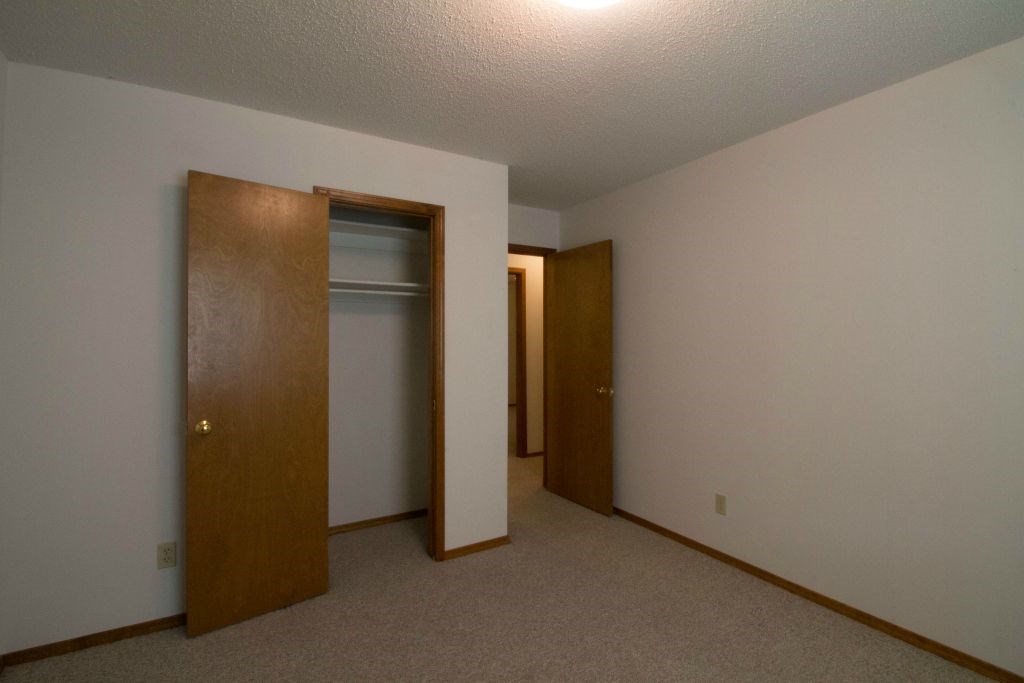 Voiss Park Estates Rogers - Residential