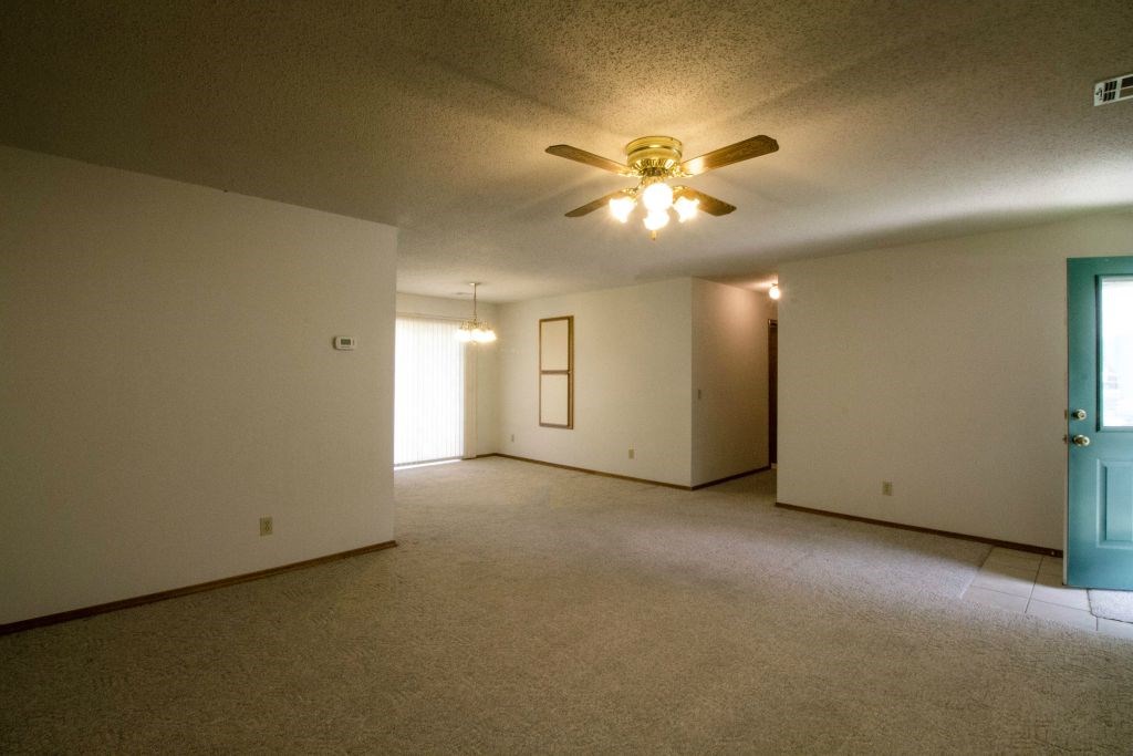 Voiss Park Estates Rogers - Residential