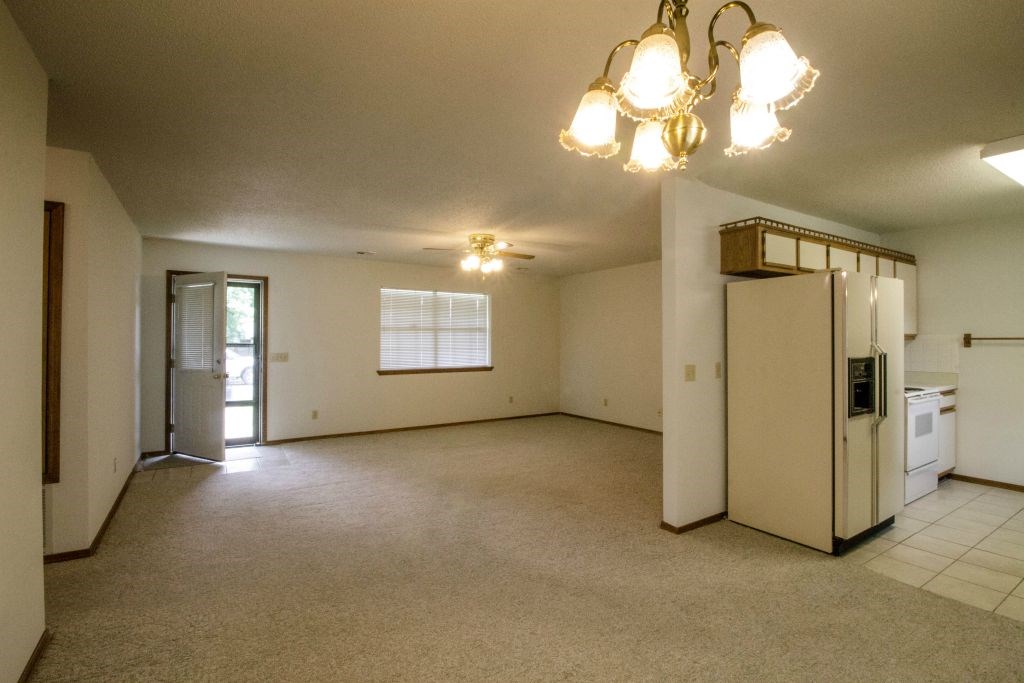 Voiss Park Estates Rogers - Residential