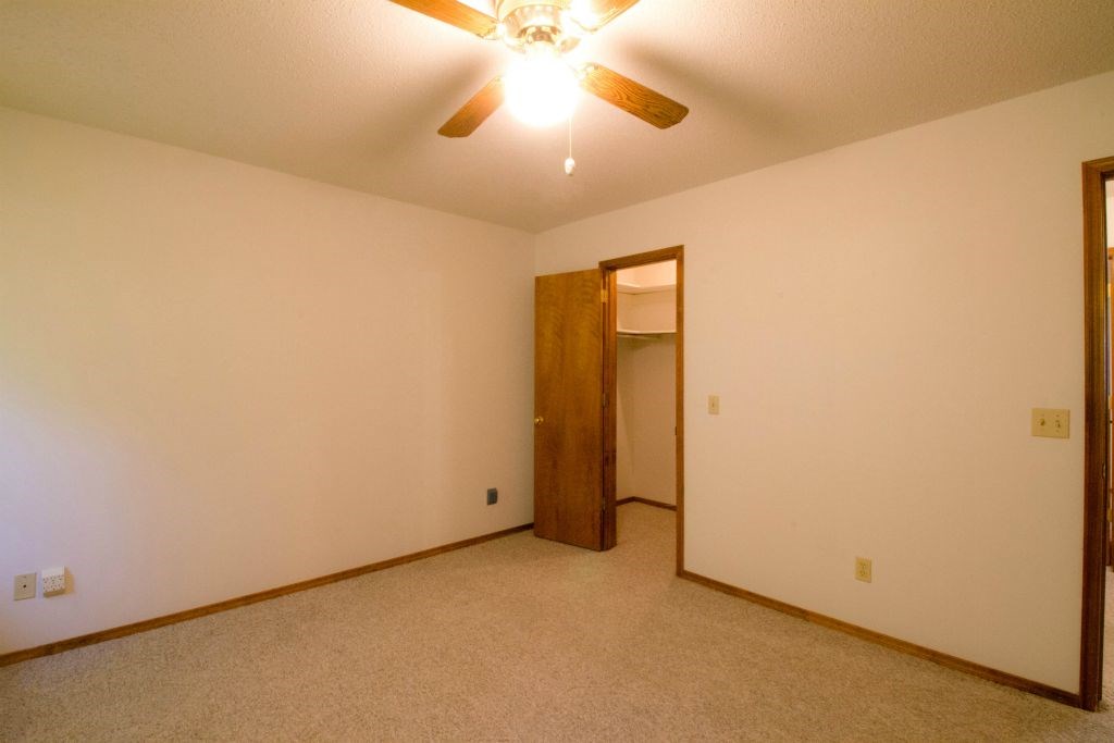 Voiss Park Estates Rogers - Residential
