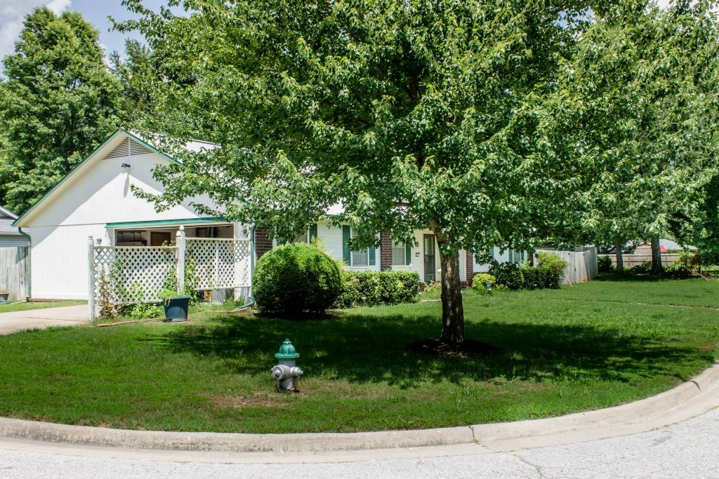 Voiss Park Estates Rogers - Residential