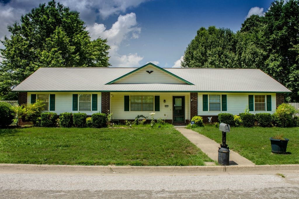 Voiss Park Estates Rogers - Residential