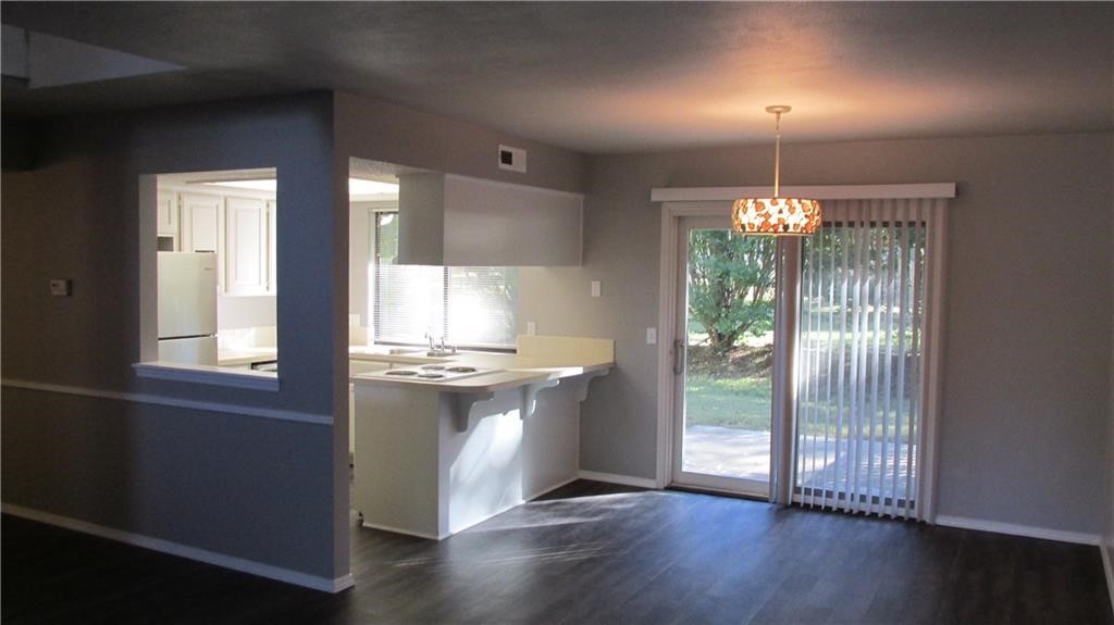 Silvertree Twnhms Ph 1Rogers - Residential Lease