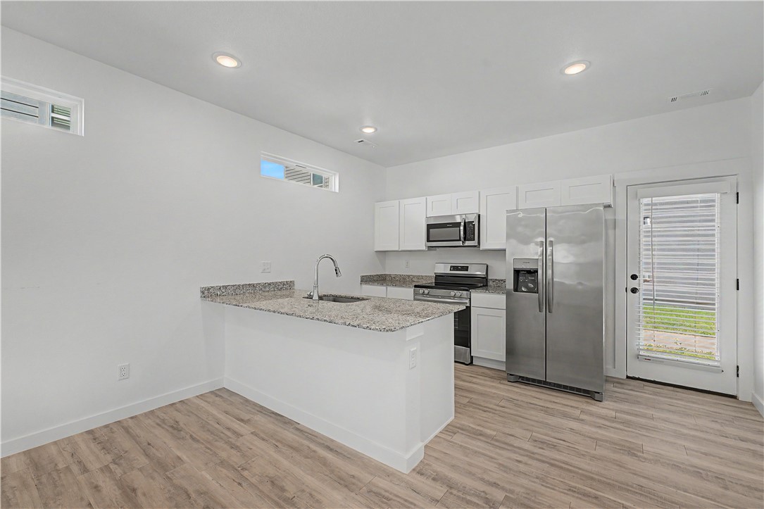 FEATHERSTON VILLAGE PH 2-CENTERTON - Residential Lease