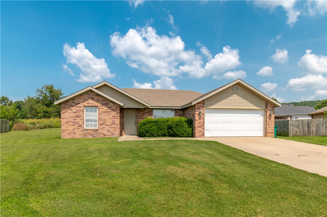 Great home in family neighborhood in NE Springdale. This home sits on a corner lot, so extra large lot (this lot is not fenced). This home comes with a refrigerator and washer/dryer included in the rent! This will move quickly at this price!