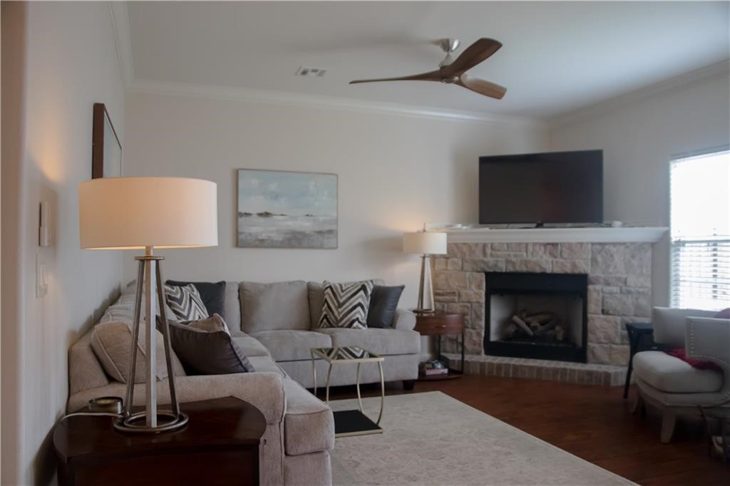 - - Residential Lease