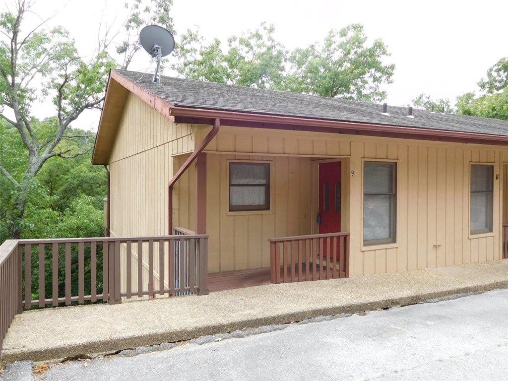 Own for less than rent! Charming townhouse community overlooking Lake Windsor with paved walking path. Views of lake from lower deck year round; upper deck seasonal. 2BD 1.5 BA split level. Newer hot water tank. Washer, dryer and refrigerator convey.