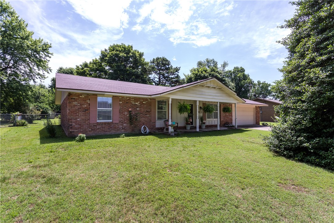 Immaculate 4 bedroom! All brick home w/ corner fireplace, new flooring throughout. Kitchen updated w/ spot for an inline fridge, new appliances & baths remodeled from sheetrock out, new interior paint! Large formal dining could be 2nd living, insulated room in garage for office or extra bedroom & its a true 2 car garage. Move in ready and waiting for your family!