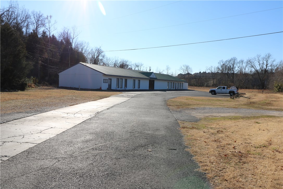 Fantastic office space available in this easy access location just off the new Bella Vista Roundabout. Many sizes and suite combinations available at this prime location just south of Lowes. With I 49 frontage, your office will be easy to find for your clients. Come secure your space today!