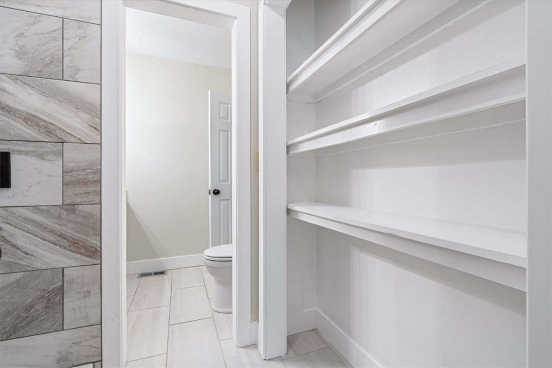 Townhouse Tct 2 A/K/A Drake Court Bvv - Residential