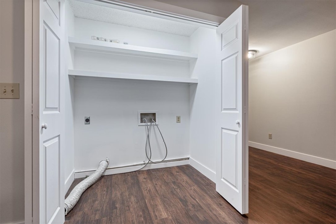 Townhouse Tct 2 A/K/A Drake Court Bvv - Residential