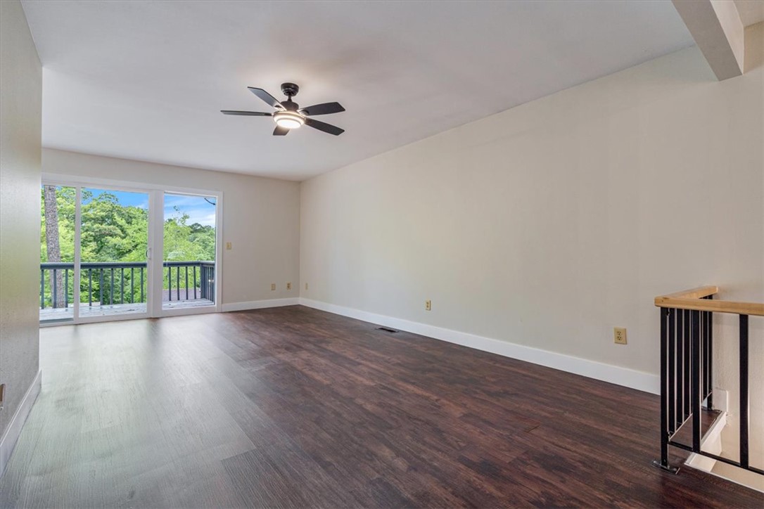 Townhouse Tct 2 A/K/A Drake Court Bvv - Residential